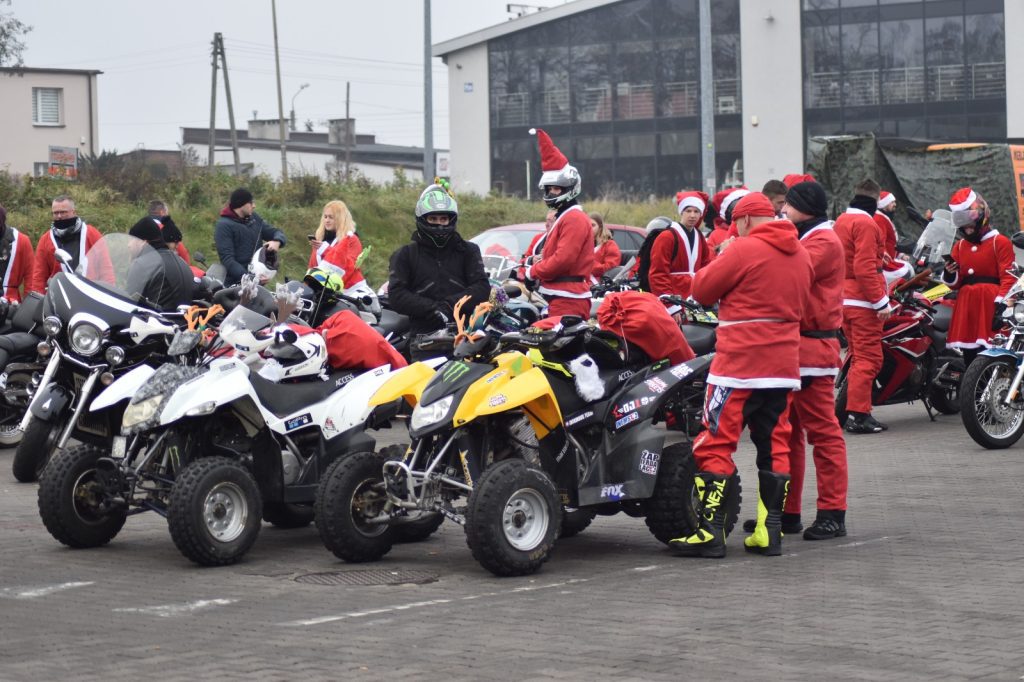 Mikołajkowa parada „Moto Mikołaje”