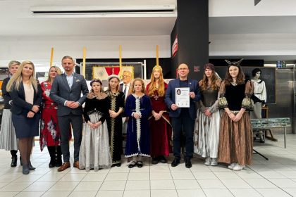 Wręczenie nagród zwycięzcom Ogólnopolskiego Literackiego Konkursu pod hasłem „Jestem z tych, co potrafią stworzyć – akrostych.”