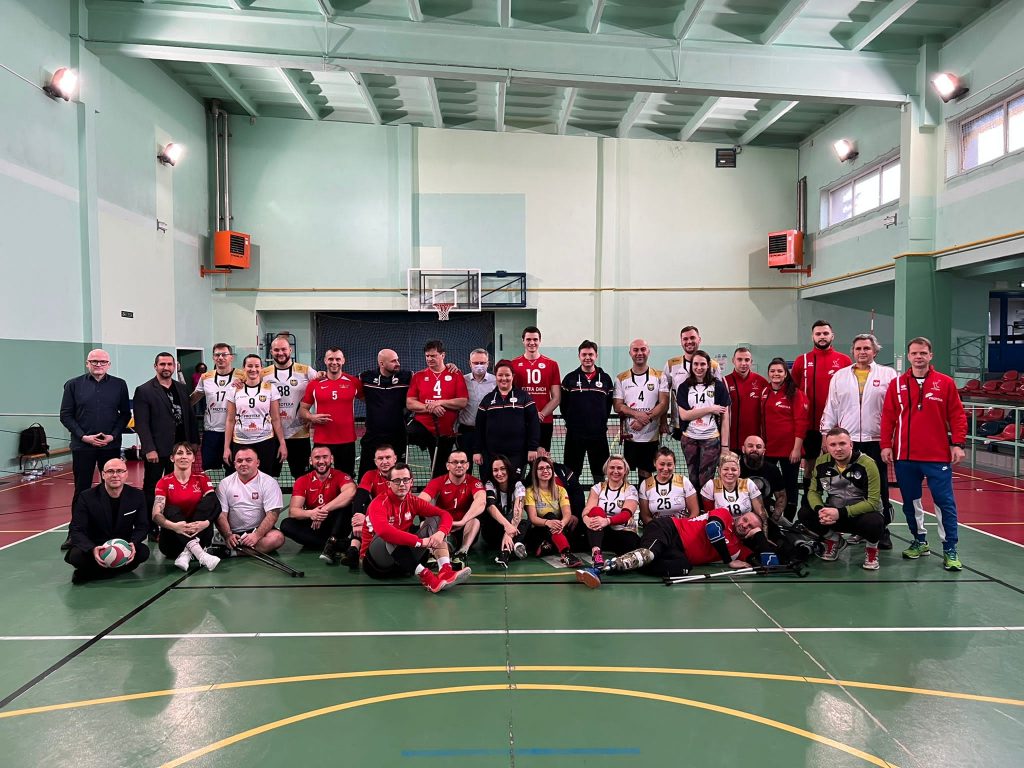 Dwudniowy Turniej świąteczny w siatkówce na siedząco – ParaVolley