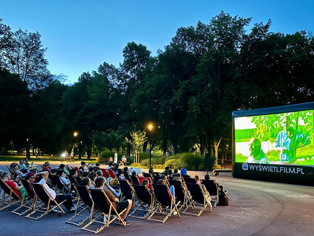 Kino letnie pod błękitnym niebem – Park Zamkowy