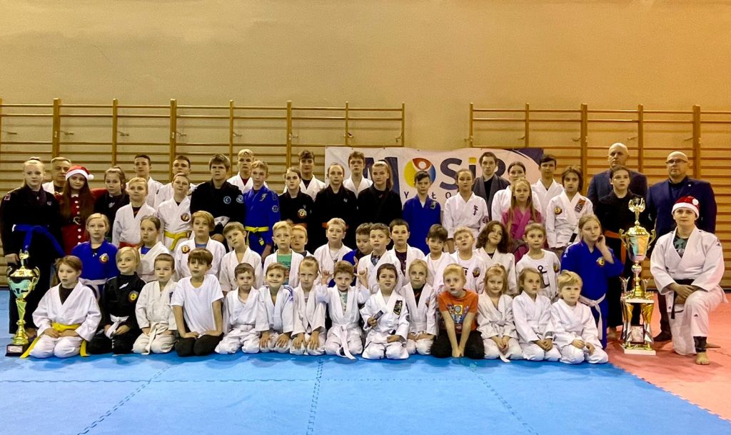 Awanse na wyższe stopnie zawodników Roan Fight Club sekcji ju-jitsu