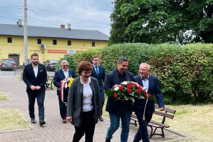 Złożenie kwiatów z okazji 728 rocznicy założenia wsi Krasowy
