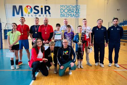 Rodzinny turniej siatkarski w ramach sportowej Feriady