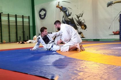 Trening kadry Śląska w ju-jitsu w hali MOSiR na ul. Jasińskiego