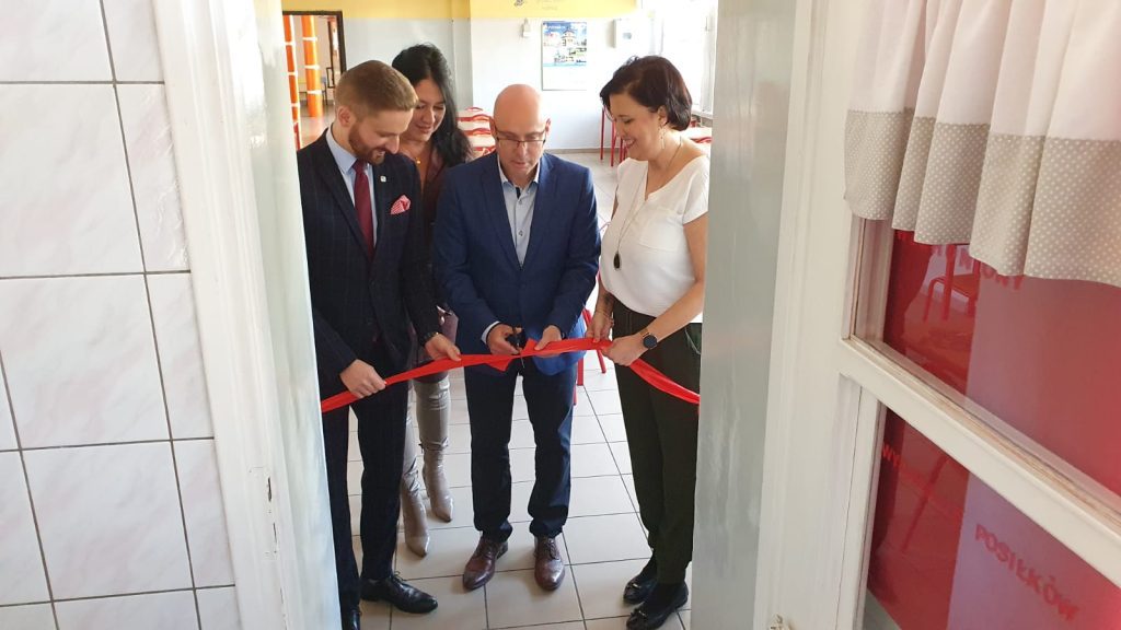 Uroczyste otwarcie kuchni w Szkole Podstawowej nr 1 uroczyste otwarcie kuchni w ramach projektu „Posiłek w domu i w szkole”