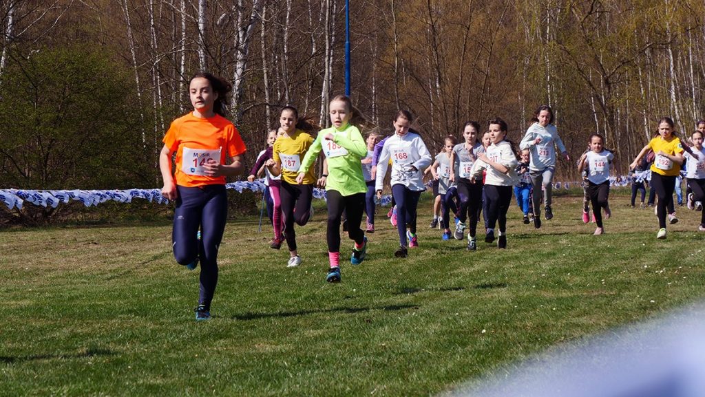 Młodzieżowe biegi przełajowe w Parku Słupna