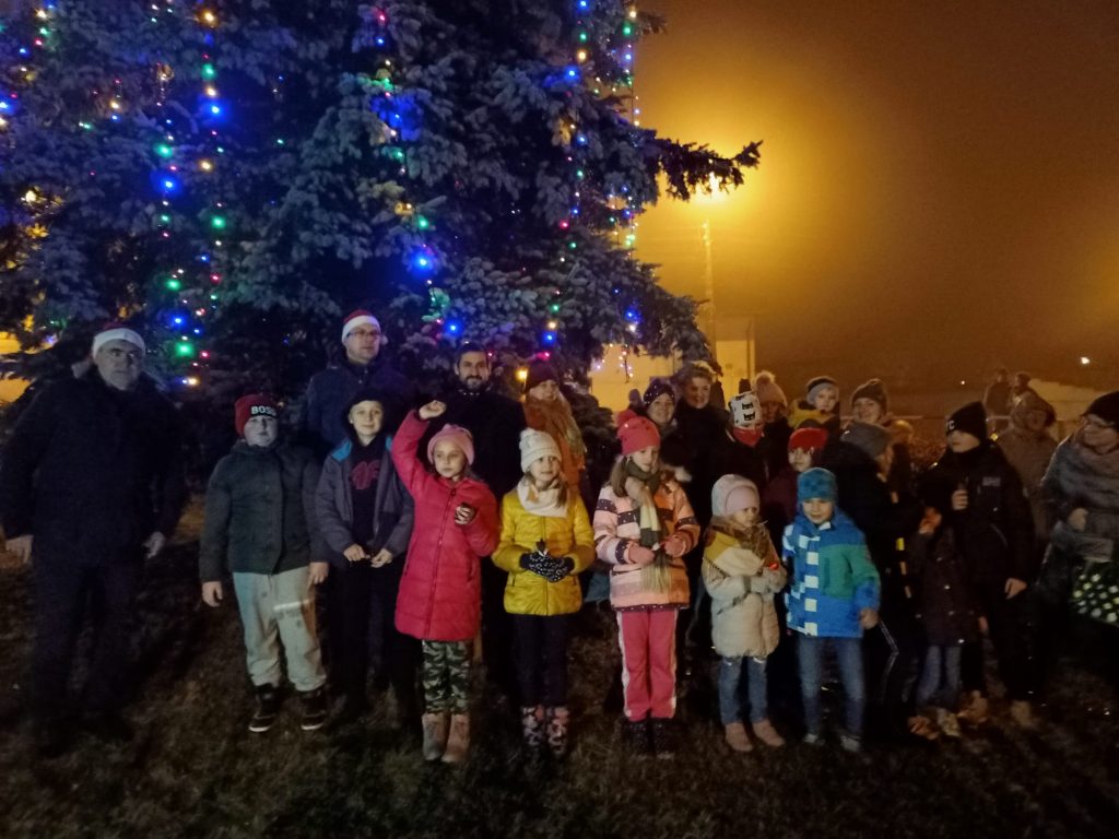 Uroczyste odpalenie choinki na kosztowskim rynku