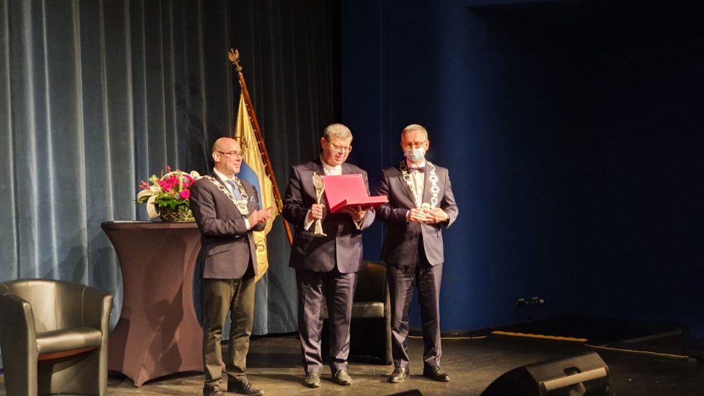 Uroczysta sesja Rady Miasta Mysłowice – nadanie tytułu Zasłużony dla Miasta Mysłowice ks. Rafałowi Ryszce