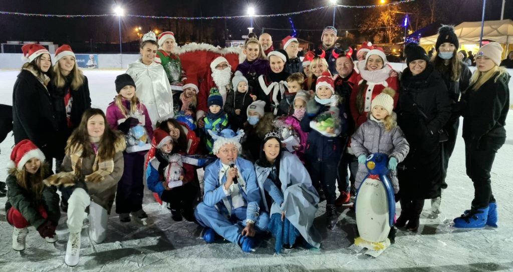 Przejazd Świętego Mikołaja ulicami Miasta z prezentami