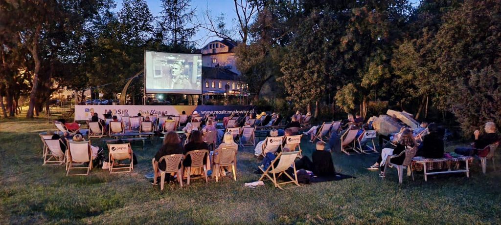 Kino letnie w Parku Słupna – C’MON C’MON