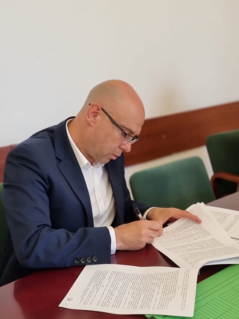 Podpisano umowę na wywóz pozostałych około 440 ton odpadów niebezpiecznych z dzielnicy Brzezinka