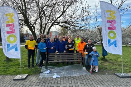 Malowanie ławek w Dzielnicy Bończyk-Tuwima