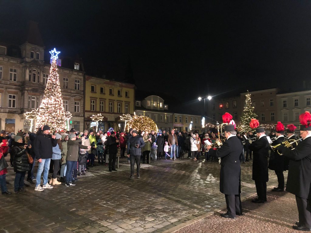 Koncert barbórkowy i odpalenie iluminacji świątecznych na rynku