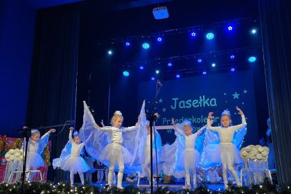Przedszkole nr 4 wystawiły Jasełka