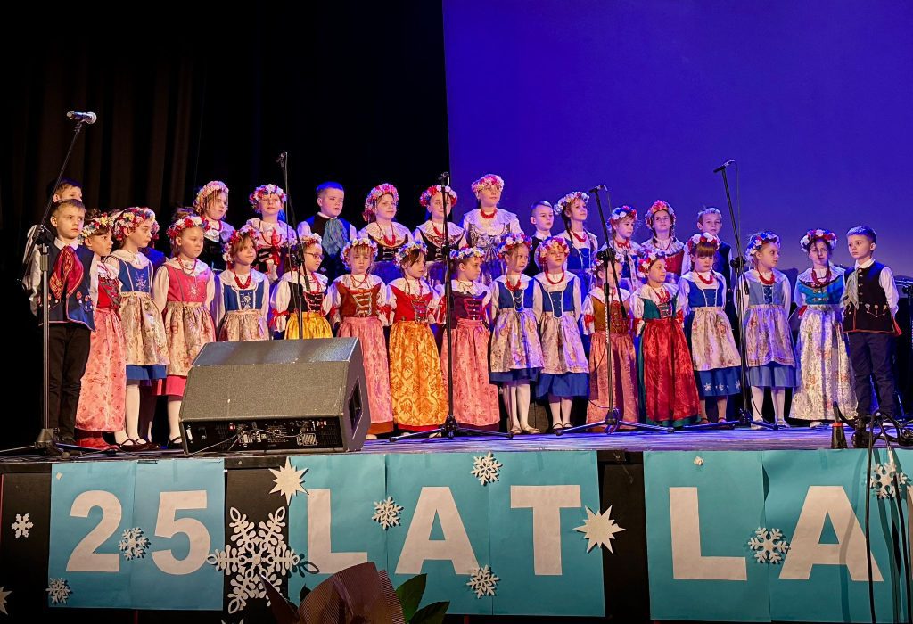 Jubileusz 25-lecia zespołu Laryszoki – Kinoteatr Znicz