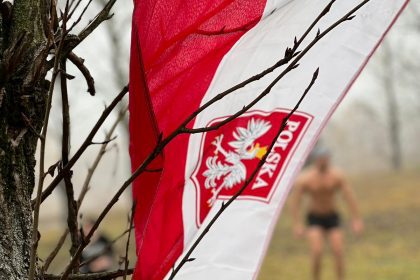 Niepodległościowe morsowanie przed śniadaniem w Mysłowicach z MORS Hubertus