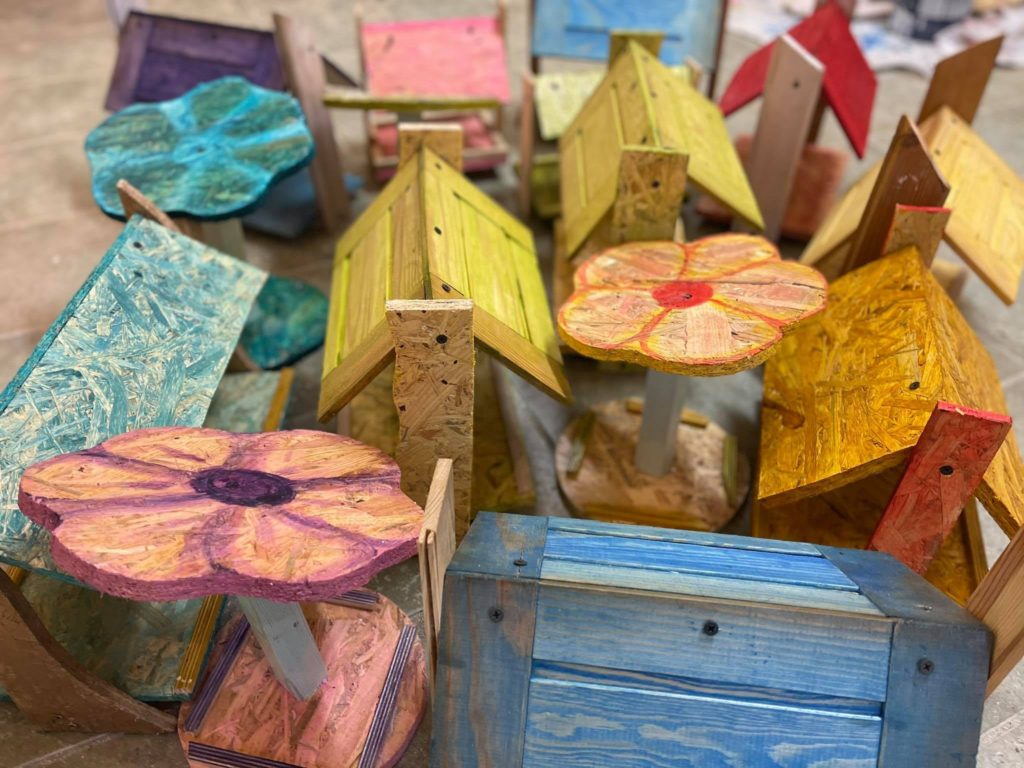 Karmniki dla mieszkańców chętnych do opieki nad ptactwem