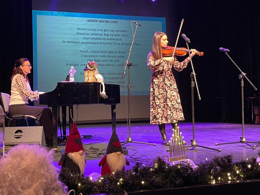 „Kolędowanie pod kluczem”