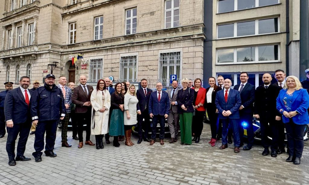 Przekazanie 3 nowych pojazdów mysłowickiej Komendzie Policji