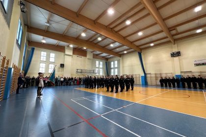 Uroczyste ślubowanie klas mundurowych w II Liceum Ogólnokształcącym