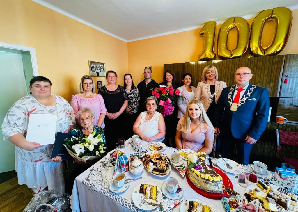 100 urodziny Pani Adelajdy Buchwald z dzielnicy Dziećkowice