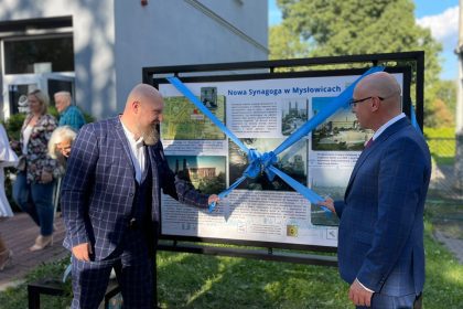 Odsłonięcie pamiątkowej tablicy w rocznicę wyburzenia mysłowickiej nowej synagogi w Mysłowicach