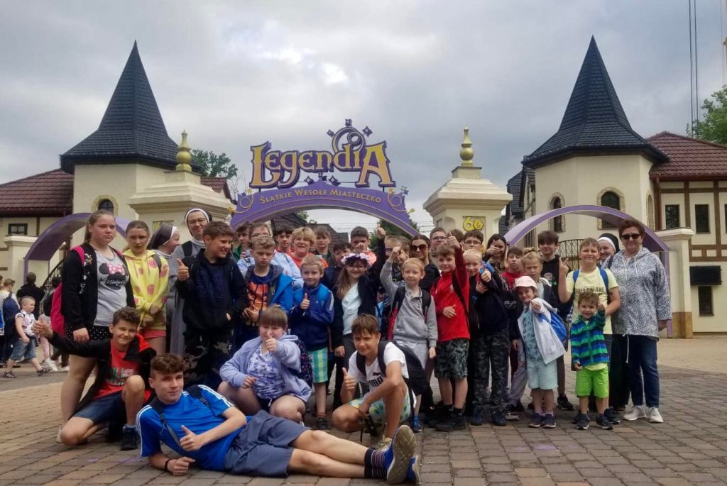 Wyjazd podopiecznych z mysłowickich Domów Dziecka do Parku Rozrywki „Legendii” w ramach obchodów Dnia Dziecka
