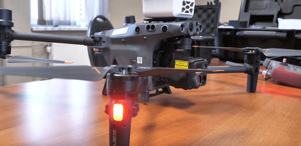 Specjalistyczny dron z głowicą pomiarową do badania jakości powietrza