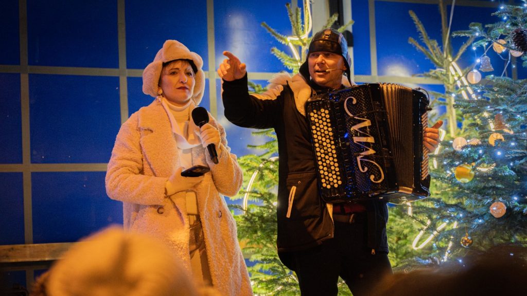 Wesołe Kolędowanie z Marcinem Wyrostkiem