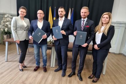 Podpisanie umowy na remont elewacji I Liceum Ogólnokształcącego im. T. Kościuszki w Mysłowicach