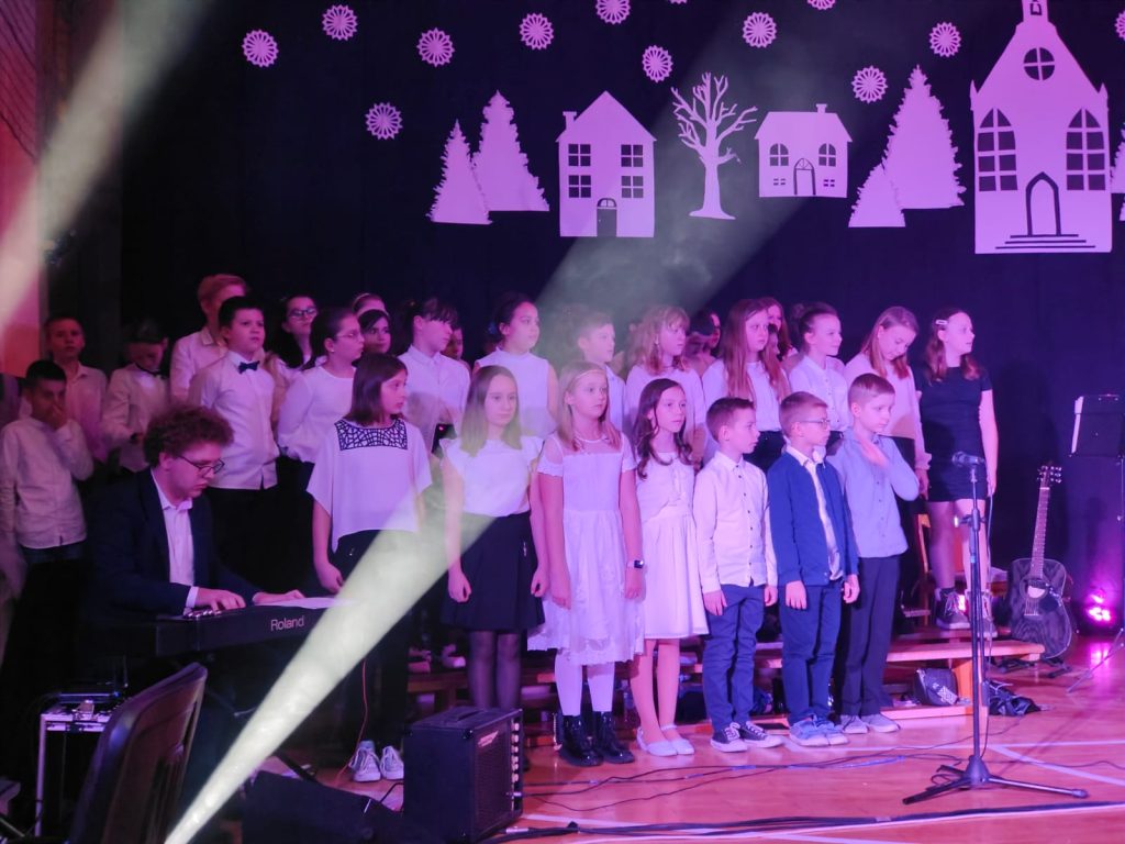 Kolędowanie w Szkole Podstawowej nr 15 w Mysłowicach