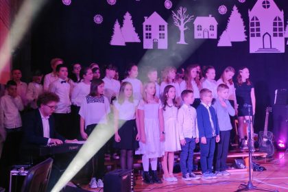 Kolędowanie w Szkole Podstawowej nr 15 w Mysłowicach