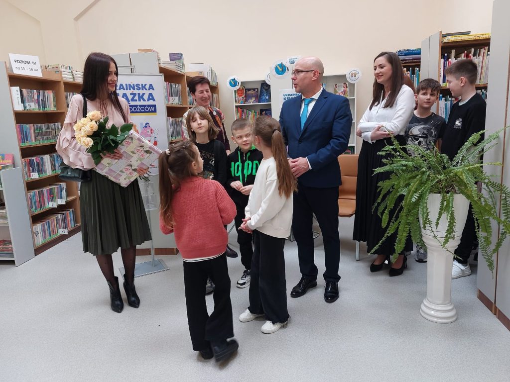 Otwarcie kąciku czytelniczego „Ukraińska książka dla dzieci” w Bibliotece Miejskiej Filia nr 11